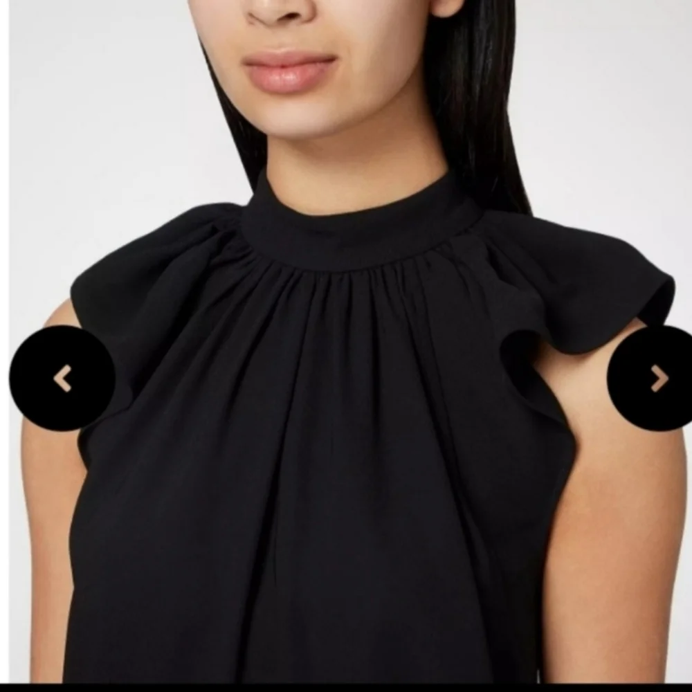 Elegant Black Sleeveless Dress - Picture 2 of 7